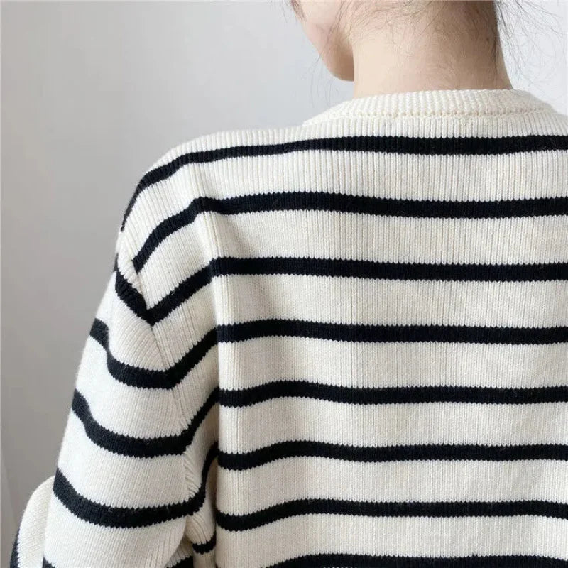Women's winter single -row metal buckle pocket sweater cardigans