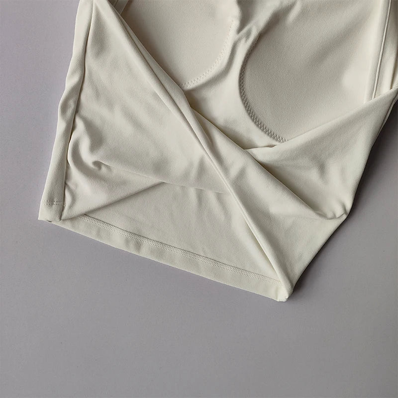Sculpt & Slay: Backless Yoga Crop Top with Built-in Support